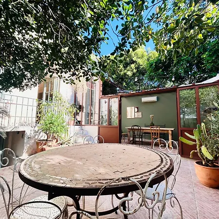 Maison Atypique Au Coeur De Montpellier, Cours Et Parking * Montpellier